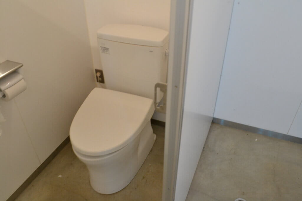 岩屋キャンプ場 男性個室トイレ