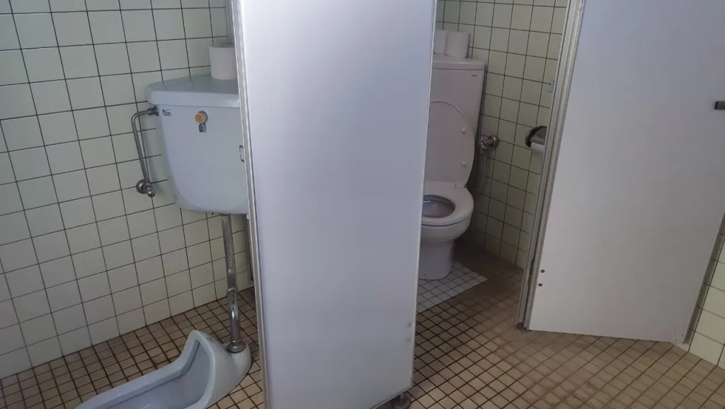 十曽青少年旅行村 男性個室トイレ