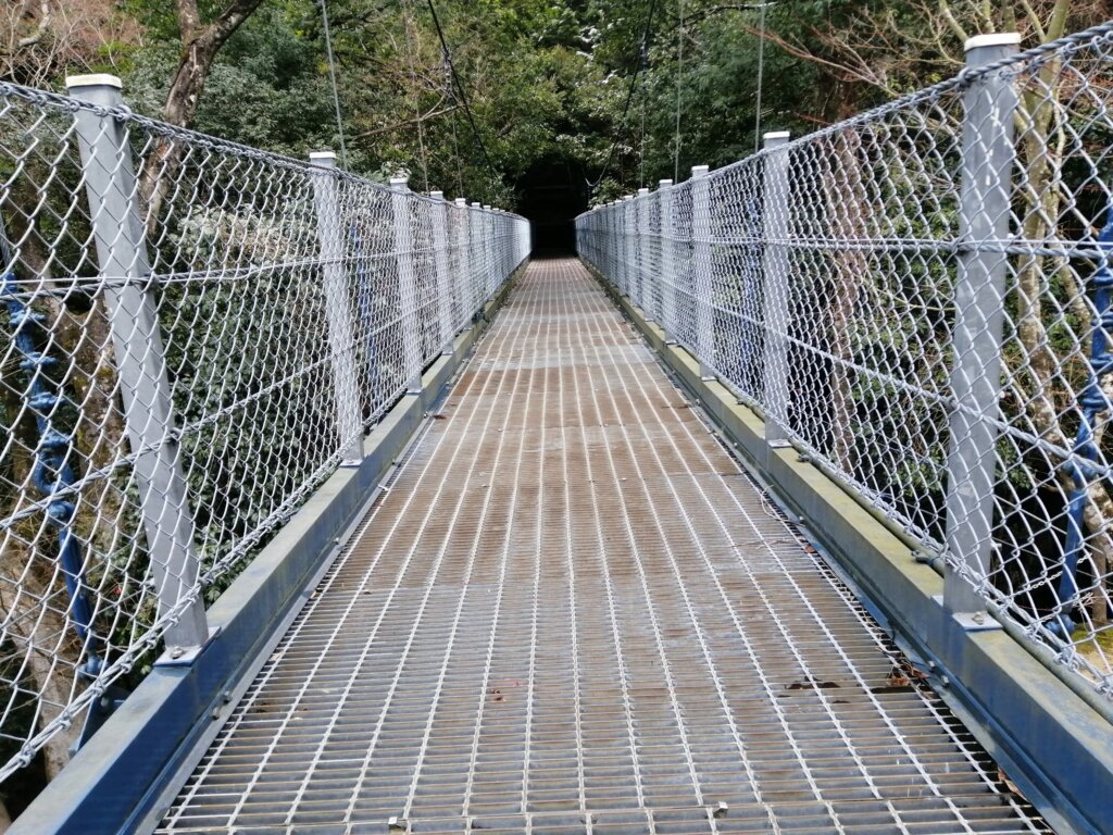じゃぶち森のビレッジ 青い鉄橋の通路