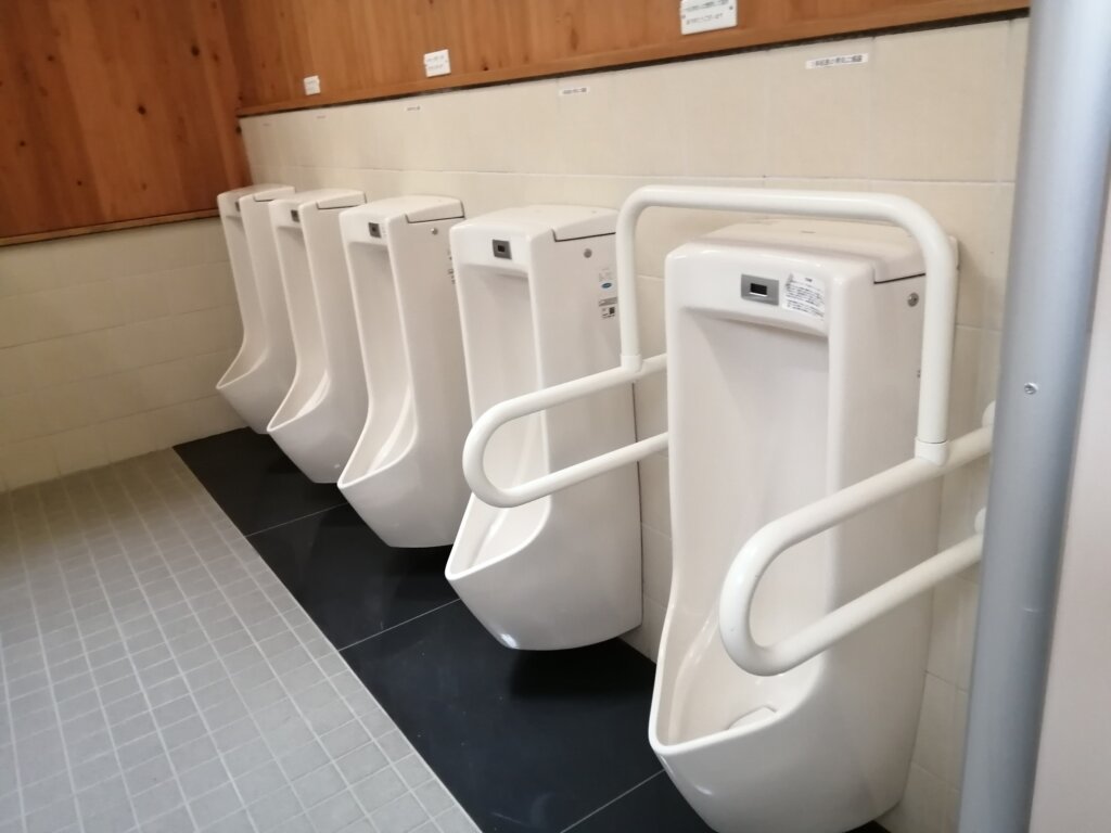 求菩提キャンプ場 男性トイレ