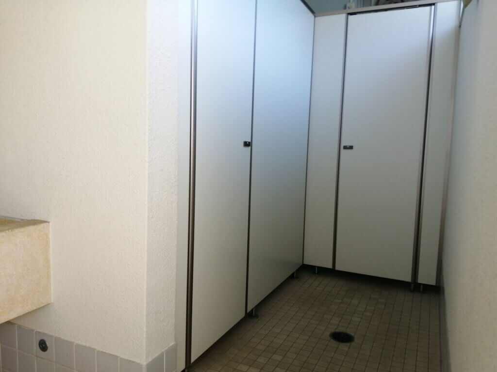 国東市くにみオートキャンプ場 個室トイレの扉