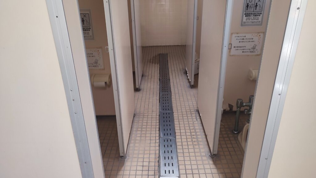 黒津崎海水浴場 女性トイレ