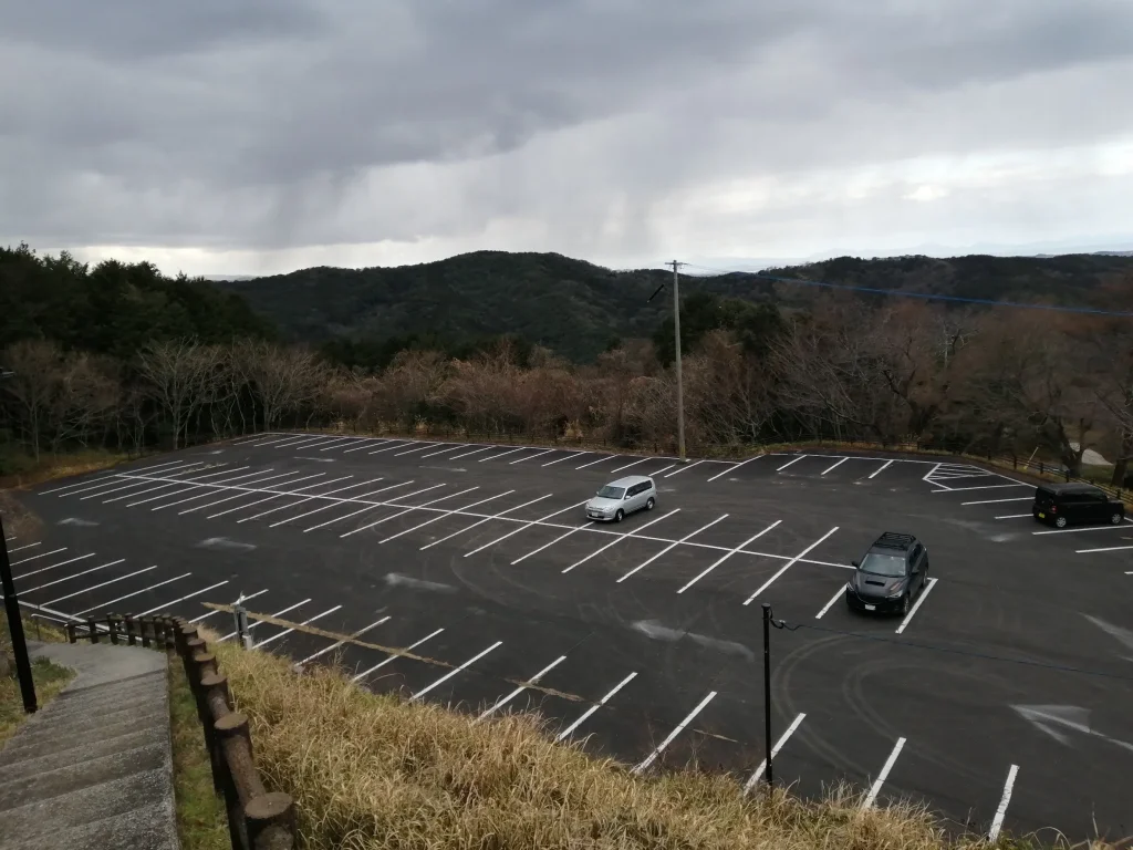 RVパークsmart八面山荘 駐車場