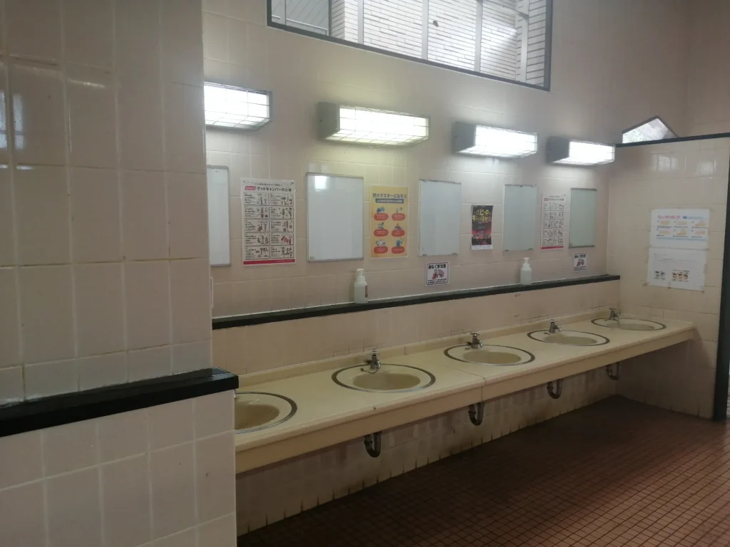 RECAMP別府志高湖（志高湖キャンプ場） Aサイト付近の女性トイレ手洗い場