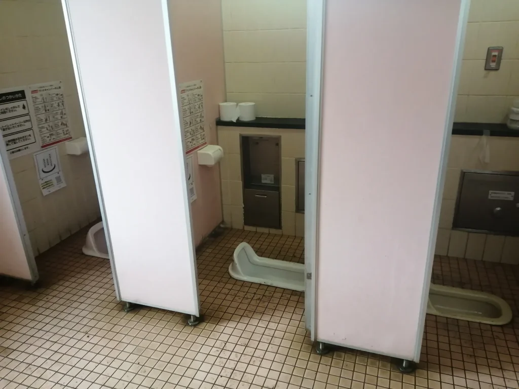 RECAMP別府志高湖（志高湖キャンプ場） Aサイト付近の女性和式トイレ