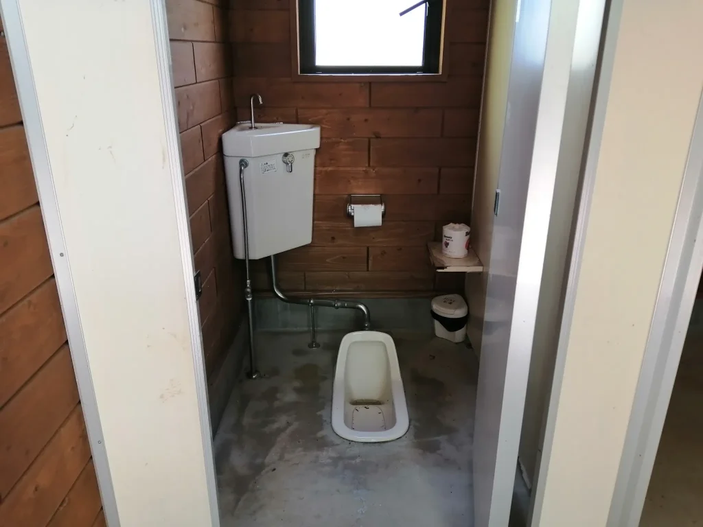 白木パノラマ孔園 男性トイレの和式