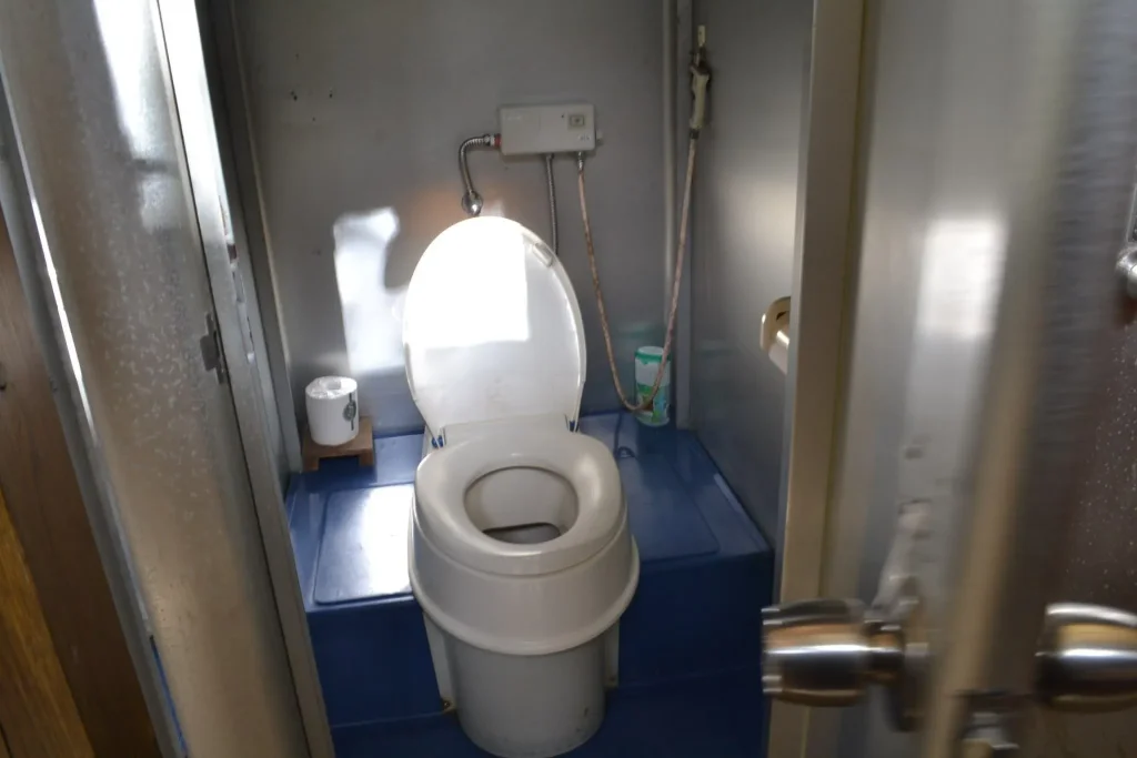 佐賀市立 金立教育キャンプ場 区画サイト付近の男性トイレ