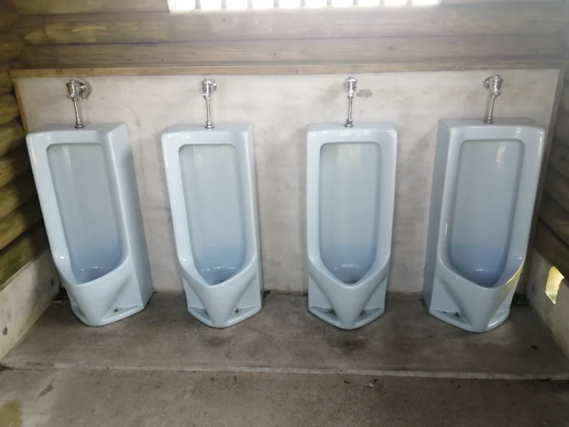 高平キャンプ場 男性トイレ小便器