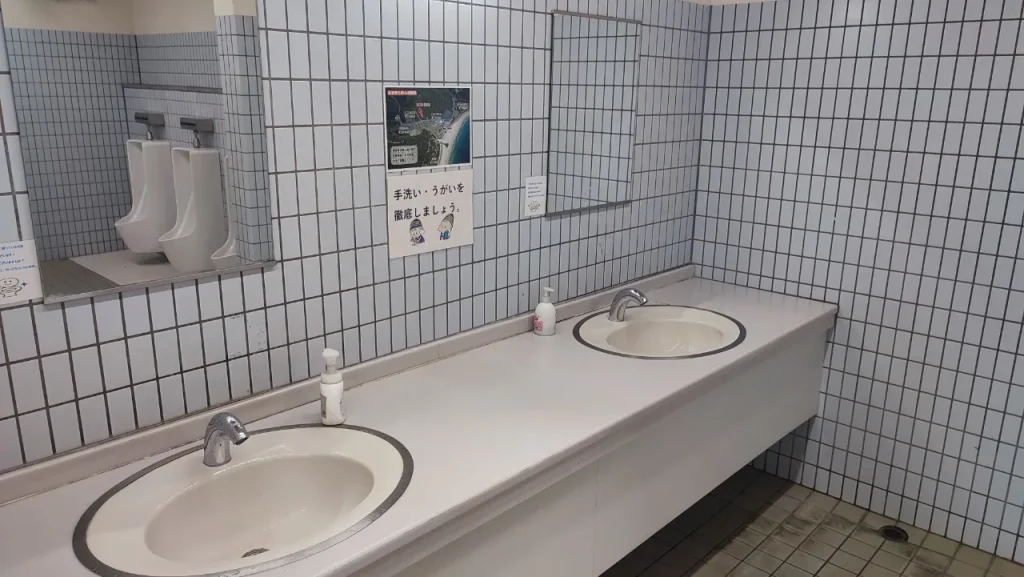 道の駅 北浦 キャンプ場 道の駅 北浦付近の男性トイレの手洗い場