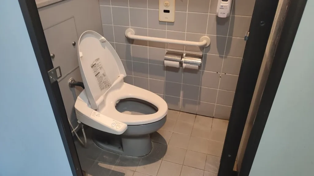RVパークsmart岡城跡　男性洋式トイレ