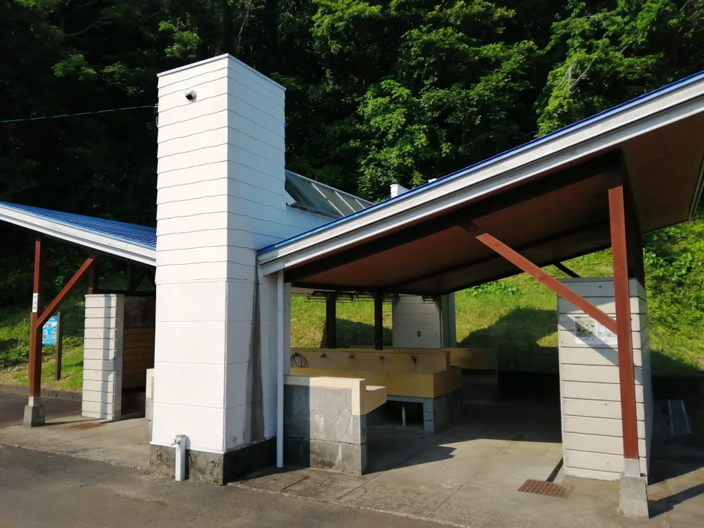 須美江家族旅行村キャンプ場 オートサイト付近の炊事場
