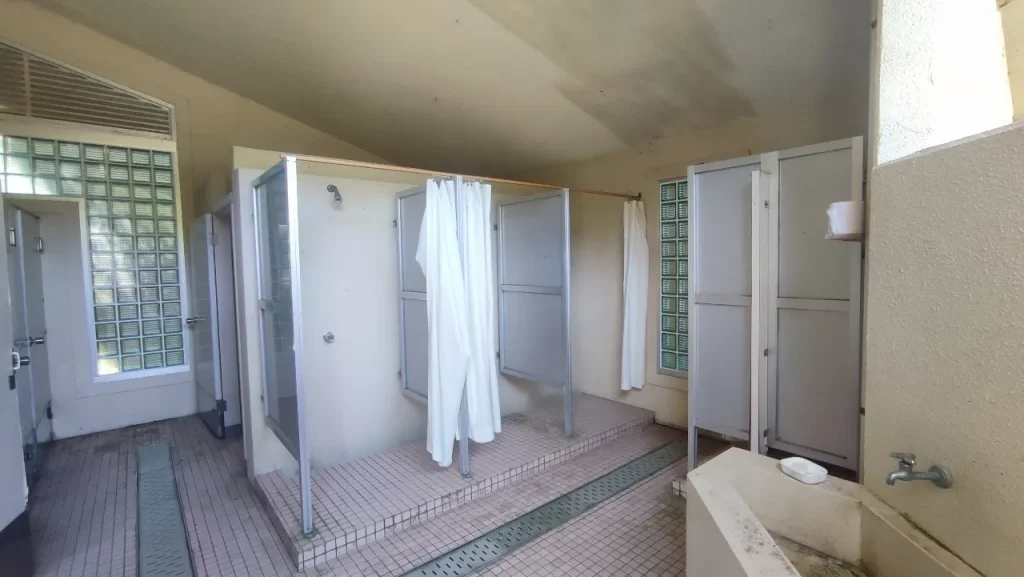 波当津海水浴場 女性シャワールーム