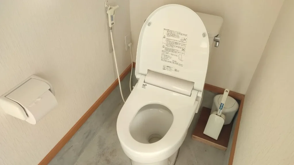 タカチホ棚田キャンプ 男女共有の洋式トイレ