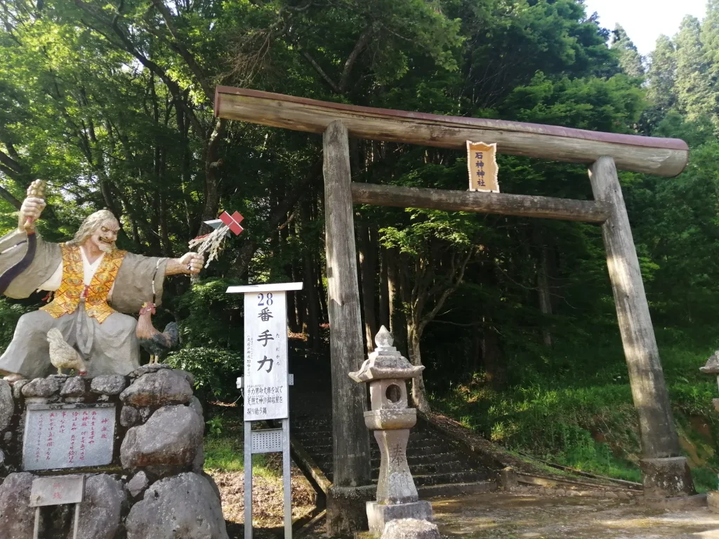 タカチホ棚田キャンプ 石神神社の正面の鳥居