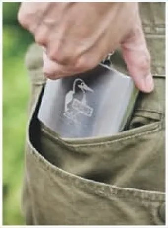 BE-PAL2023年10月号特別付録「CHUMS ステンレス製ブービーバード スキットル」ポケットにすっぽり入るサイズ