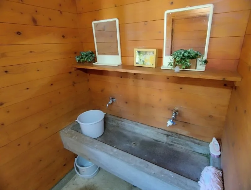 オートキャンプ場 高原の里 女性トイレの手洗い場
