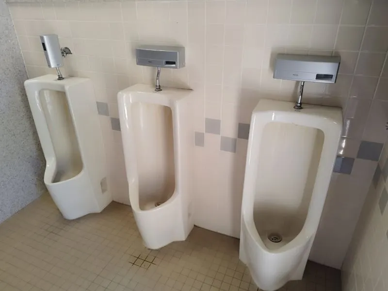 基山町キャンプ場 男性トイレの小便器