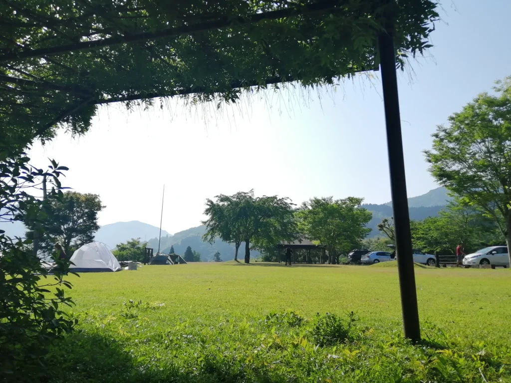 仲山城跡キャンプ場 キャンプサイト奥からの眺め