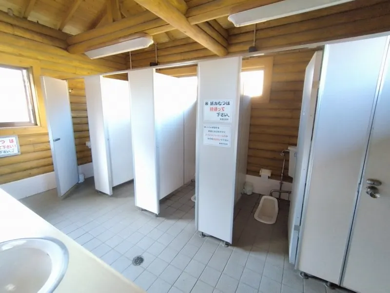 仁比山公園キャンプ村 女性トイレ