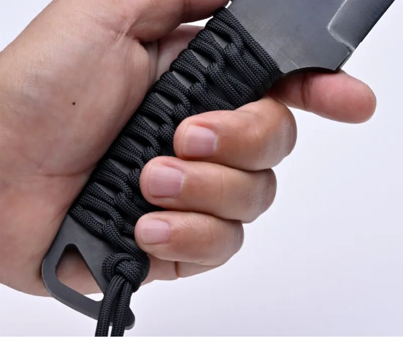 TSBBQ スケルトンナタナイフ　持ち手の部分には日本刀の鞘をイメージしてパラコードで編み込み