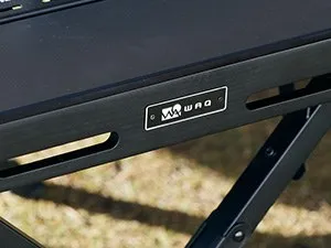 WAQ マルチローテーブルF　サイドフレームのブランドロゴ