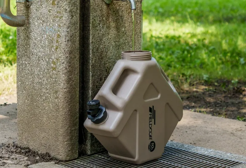 FIELDOOR ウォータータンク 10L 広口径ハードタイプ　縦置きも可能な使いやすいデザイン