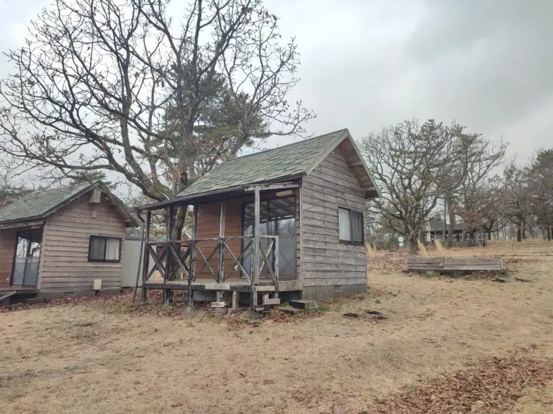 久住山荘南登山口キャンプ場　バンガロー外観