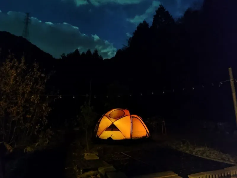 ハニーガーデン瑞梅寺キャンプ場夜の雰囲気