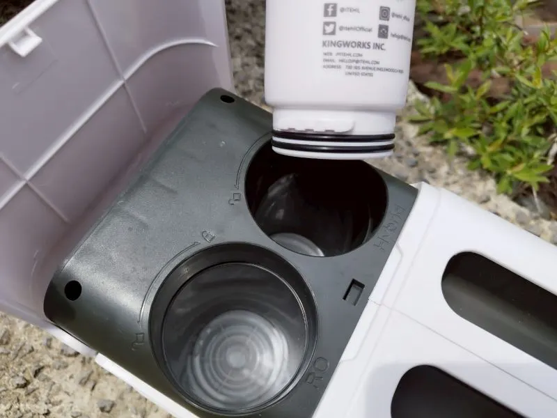 ITEHIL ポータブル浄水器 フィルターを差し込む