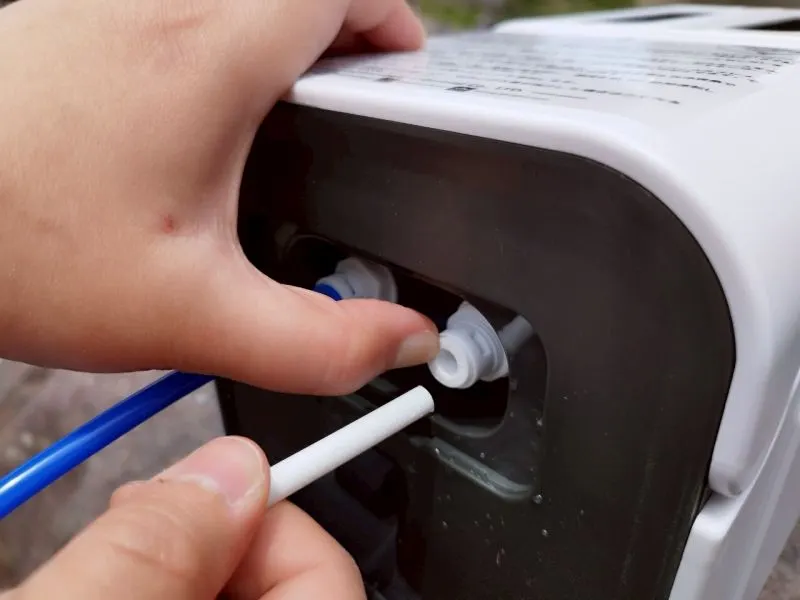 ITEHIL ポータブル浄水器 白いホース取付前