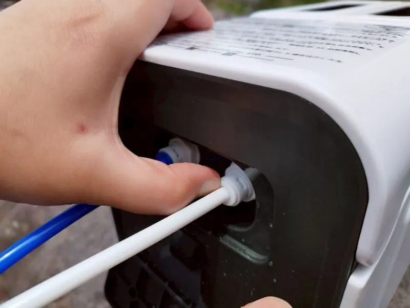 ITEHIL ポータブル浄水器 白いホース取付後